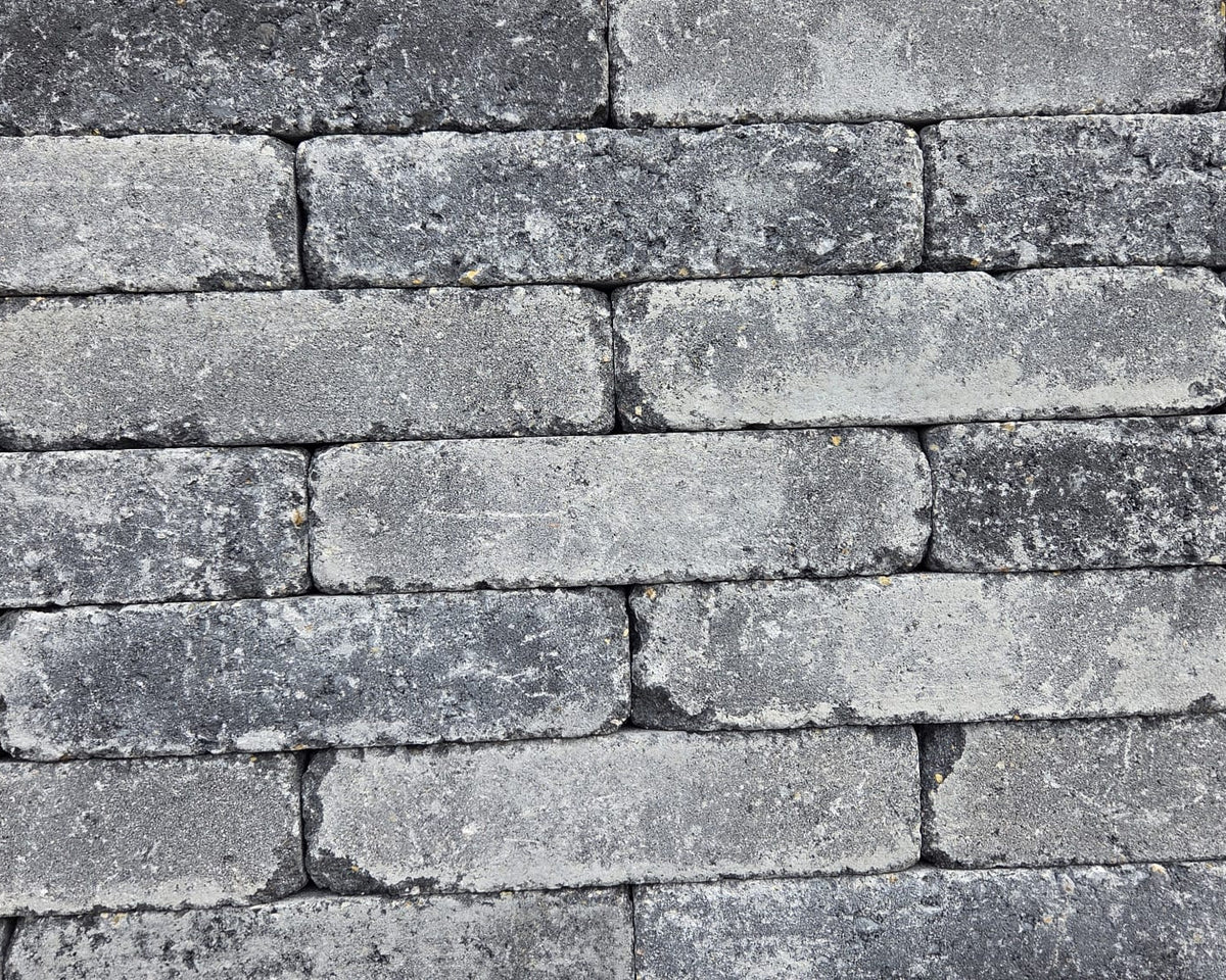 Betonpflaster Bobbio – Pflasterriegel anthrazit, getrommelt, 200/50/70mm