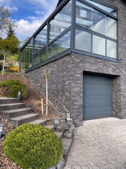 Klinkerriemchen Anthrazit nuanciert DF 240 × 52 mm – Fassadenriemchen