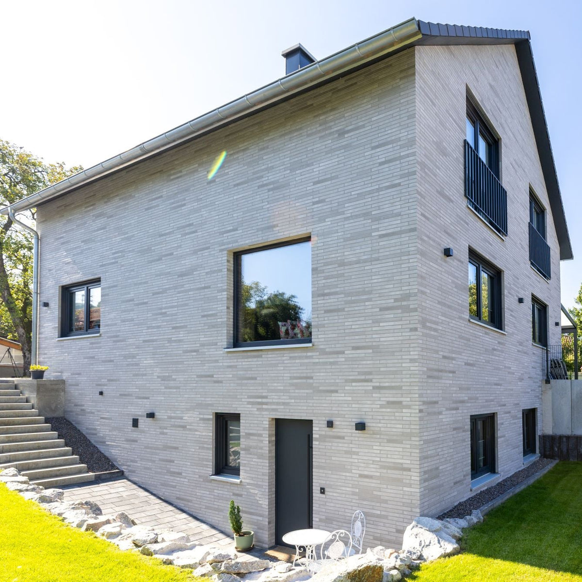 Klinkerriemchen Langformat Grau 468 × 40 mm – Fassadenriemchen